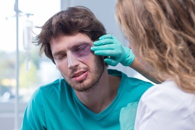 眼外伤怎么处理,眼外伤的紧急处理方法