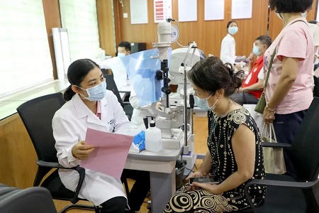 希玛眼科开展联合国糖尿病日义诊活动