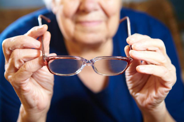 大镜框眼镜,验光配镜,珠海希玛眼科医院靠谱吗？