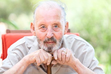 老年性白内障的主要症状,老年性白内障怎么治疗